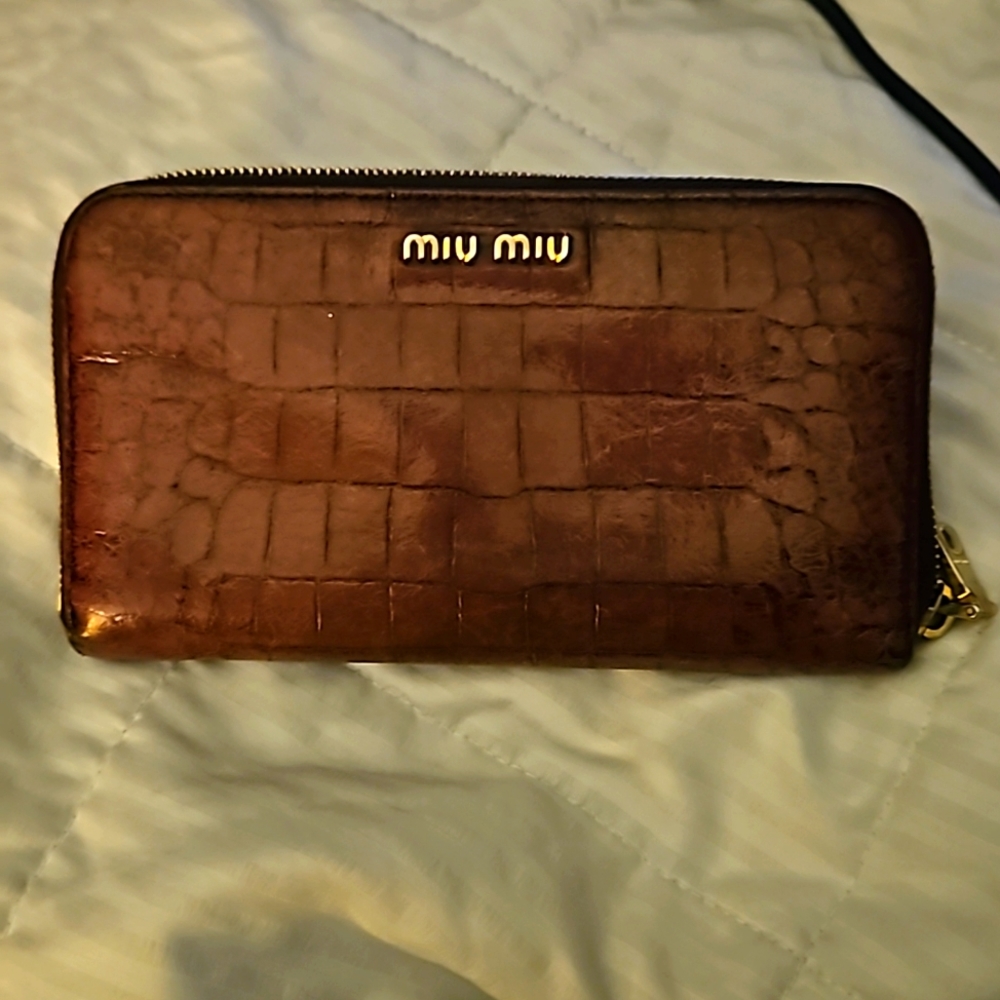 Miu Miu zippy wallet